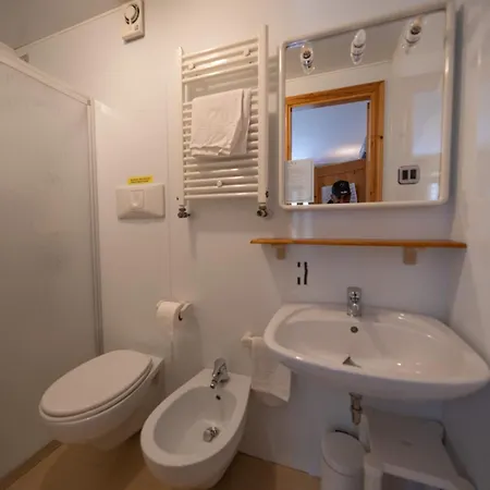 Griglieria Pizzeria Gnomo Goloso Otel 3*